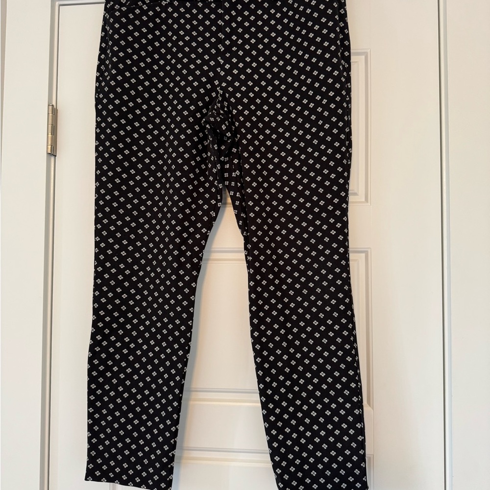 Old Navy Black and White Geometric Pixie Mid- Rise Ankle Pants - 12